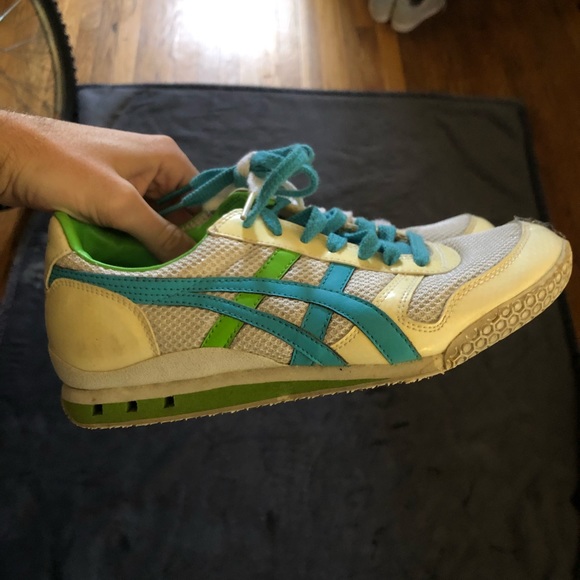 Rare ASICS shoes, barely worn - Picture 2 of 7